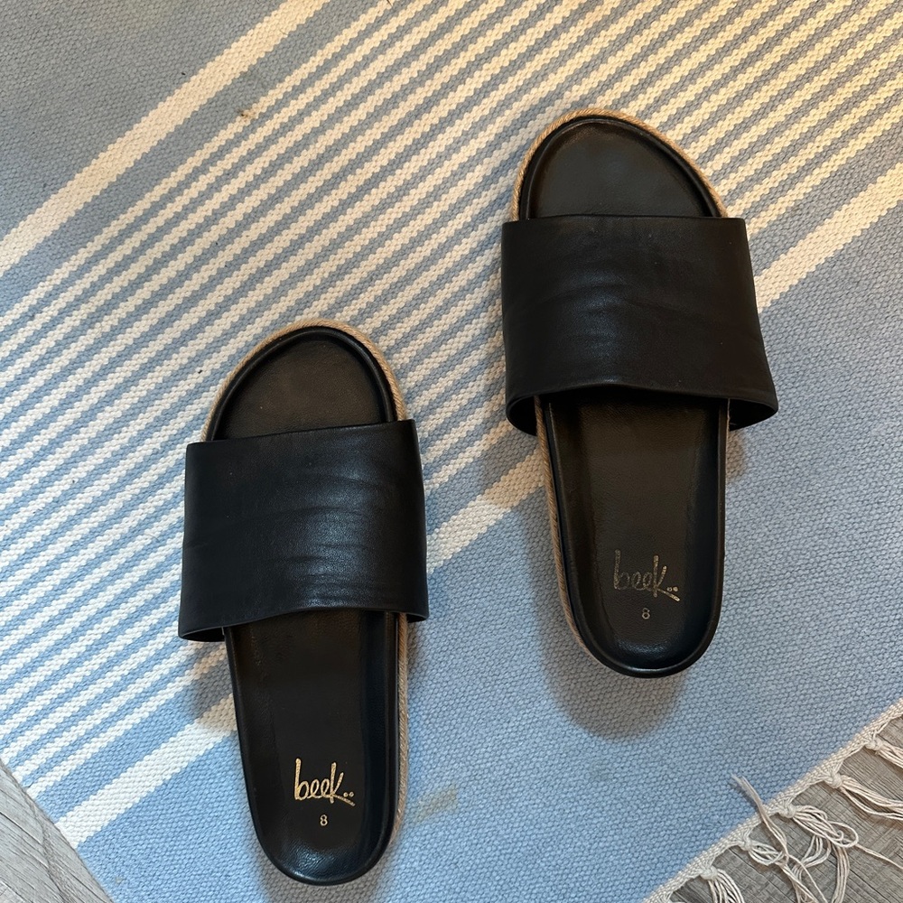 Pelican sandals